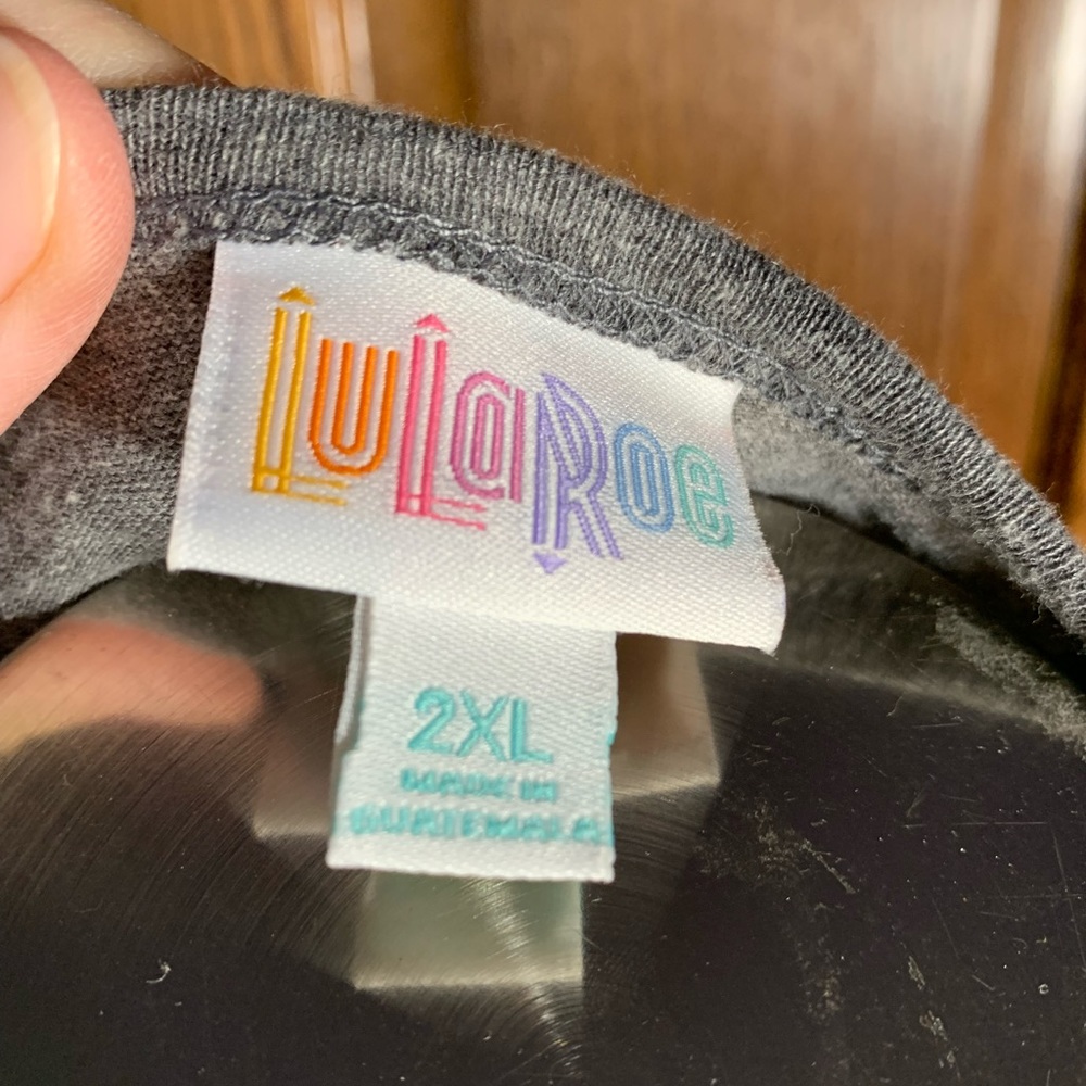LuLaRoe Randy Tee Size 2x - Picture 4 of 6